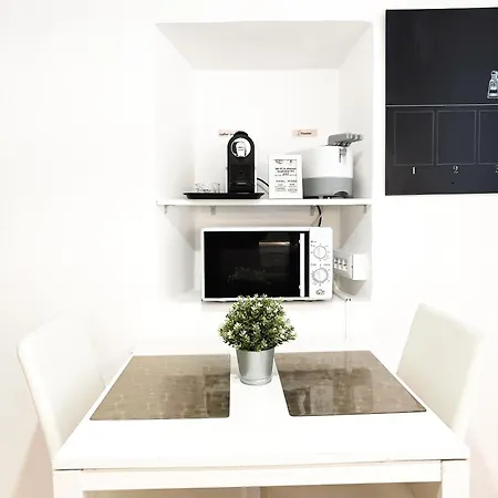 By The Colosseum - White Chic Flats Appartement