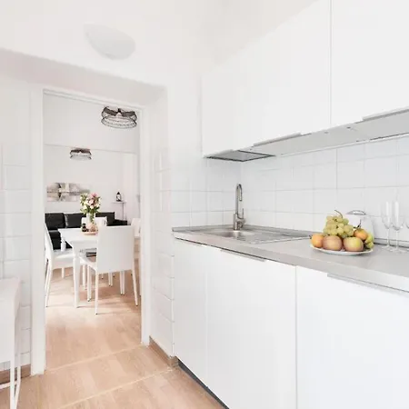 Appartement By The Colosseum - White Chic Flats