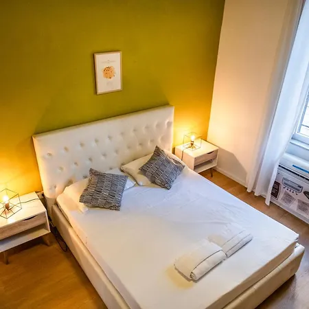 By The Colosseum - White Chic Flats 公寓 *