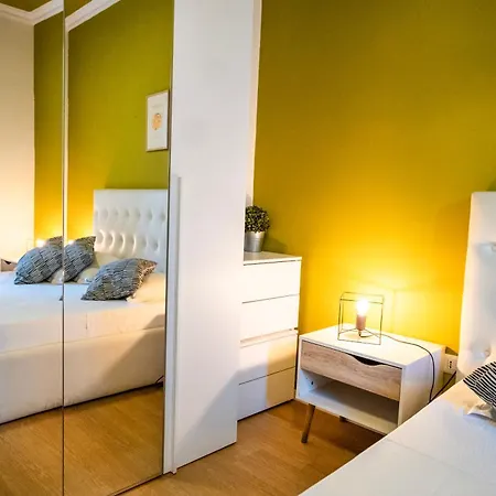 By The Colosseum - White Chic Flats *