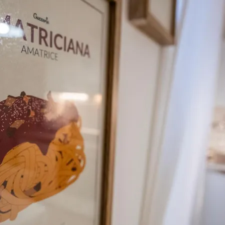 By The Colosseum - White Chic Flats 罗马