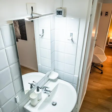 By The Colosseum - White Chic Flats 罗马