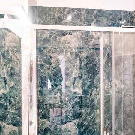 By The Colosseum - White Chic Flats 罗马