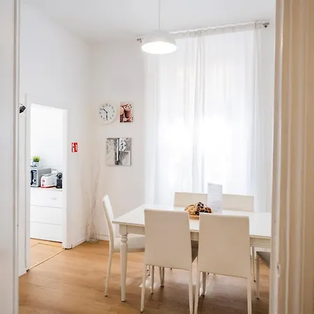 By The Colosseum - White Chic Flats *