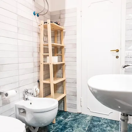 By The Colosseum - White Chic Flats * 罗马